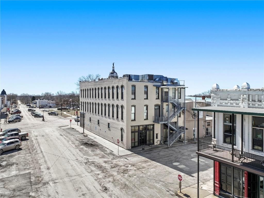 4 W Ohio Street — photo 33