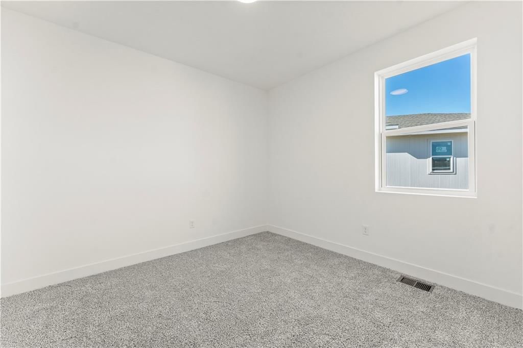 8100 N Sycamore Avenue — photo 6