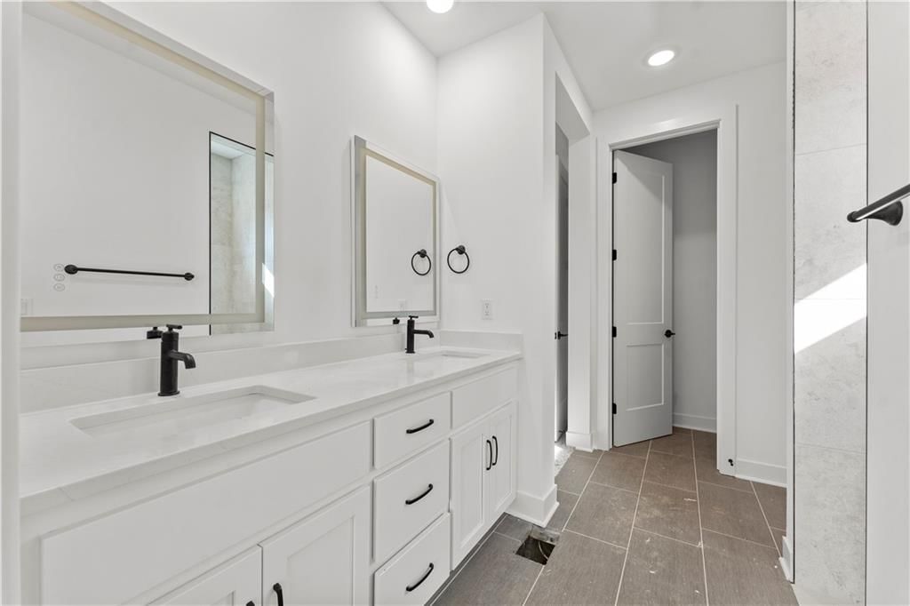 8100 N Sycamore Avenue — photo 14