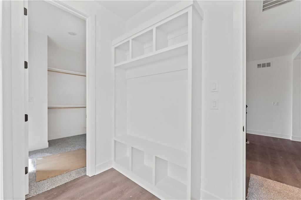8100 N Sycamore Avenue — photo 17