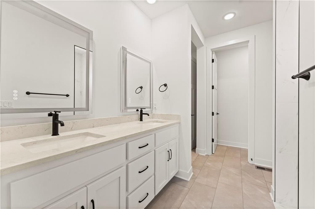8019 N Sycamore Avenue — photo 13