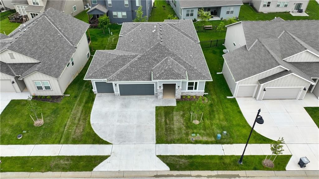 8019 N Sycamore Avenue — photo 20