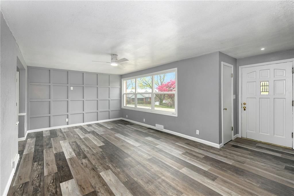 Photo 6 of 19 - 3224 E Barker Circle