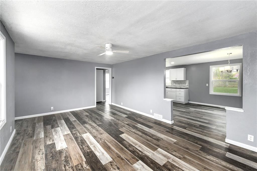 Photo 7 of 19 - 3224 E Barker Circle