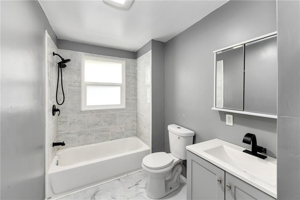 Photo 8 of 19 - 3224 E Barker Circle