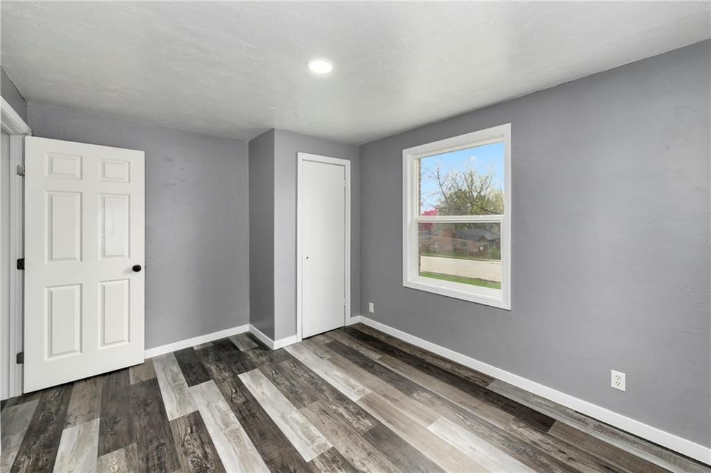 Photo 11 of 19 - 3224 E Barker Circle