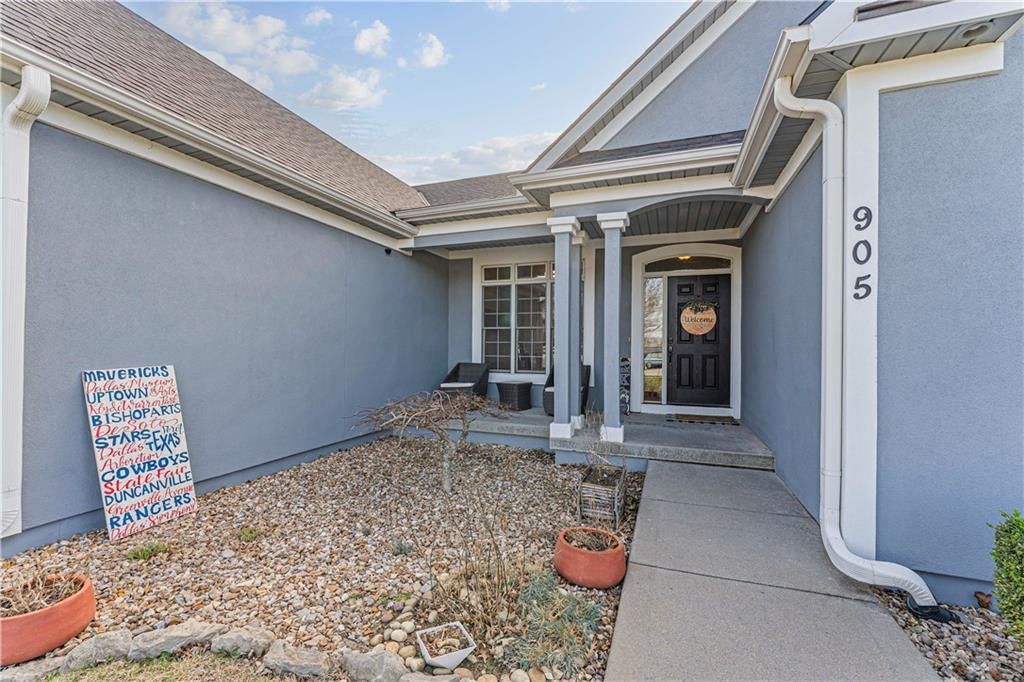 905 Meadowbrook Drive — photo 2