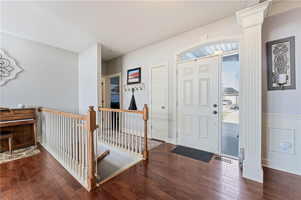 905 Meadowbrook Drive — photo 3