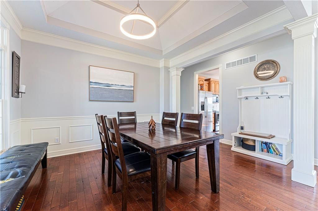 905 Meadowbrook Drive — photo 4