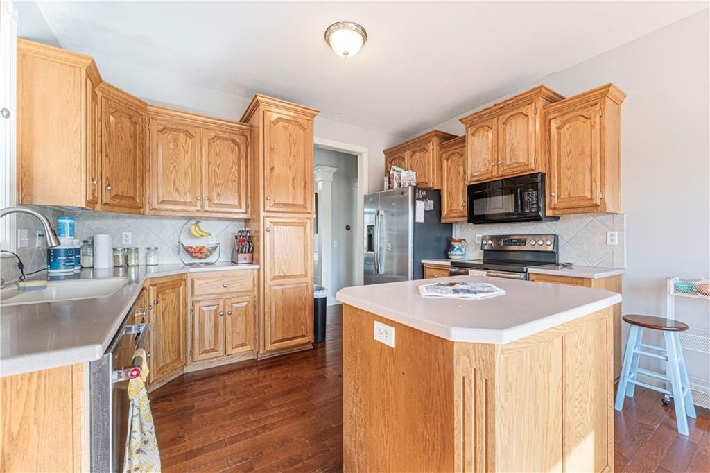 905 Meadowbrook Drive — photo 11
