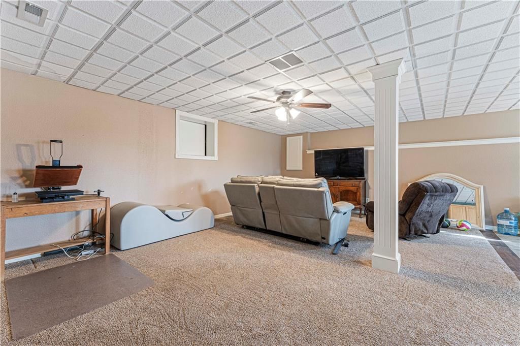 905 Meadowbrook Drive — photo 32