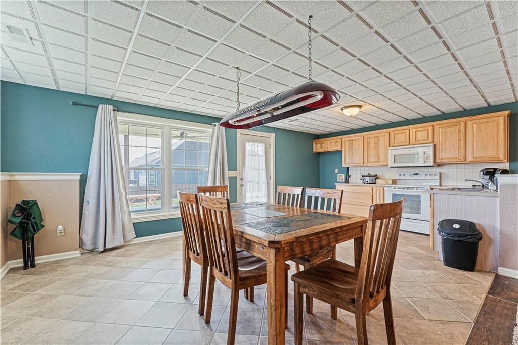 905 Meadowbrook Drive — photo 35