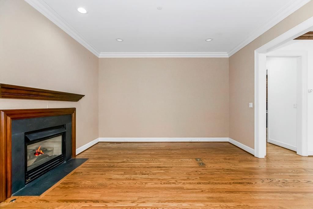 400 W 49th Terrace — photo 13