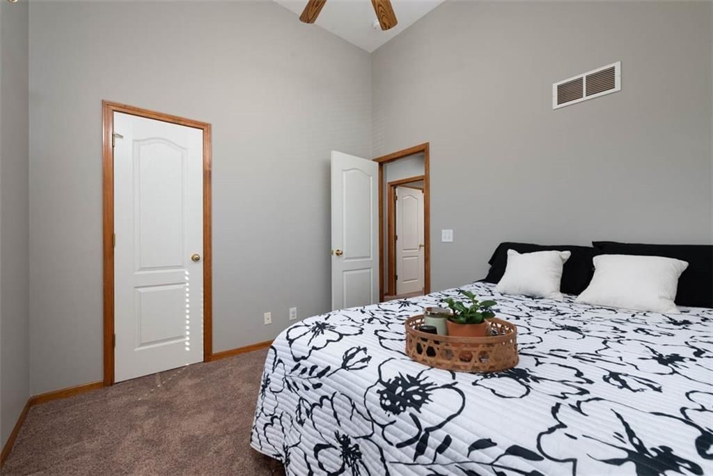 1305 Honeysuckle Court — photo 16