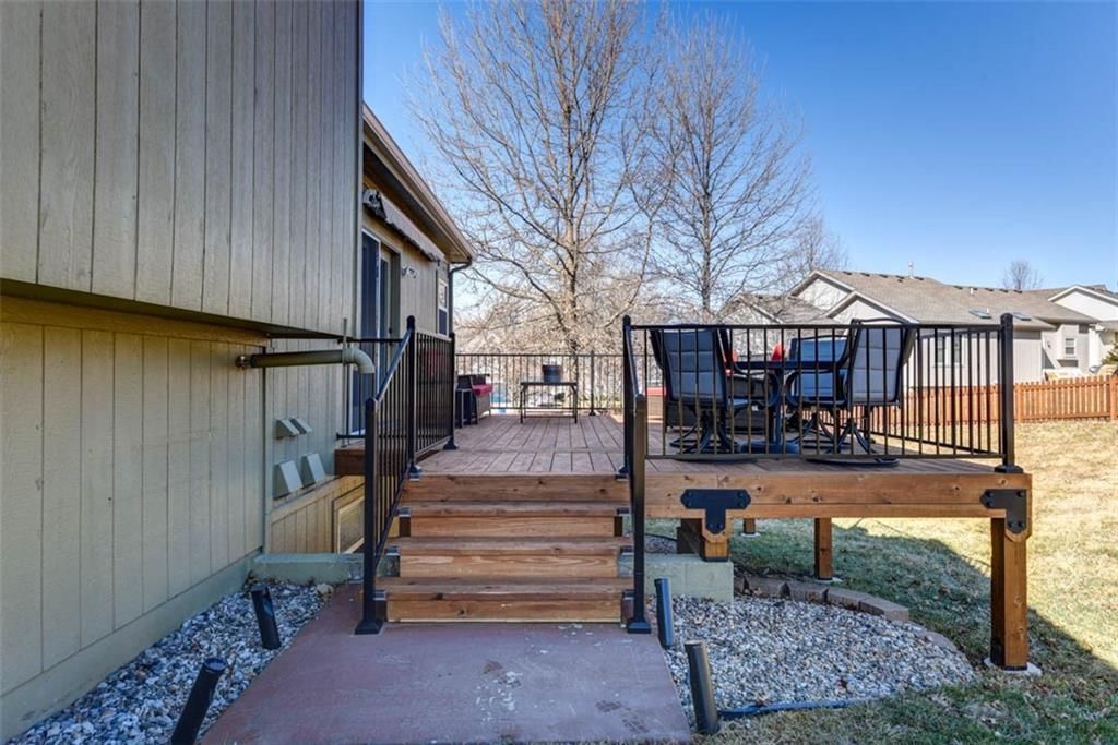 1305 Honeysuckle Court — photo 27