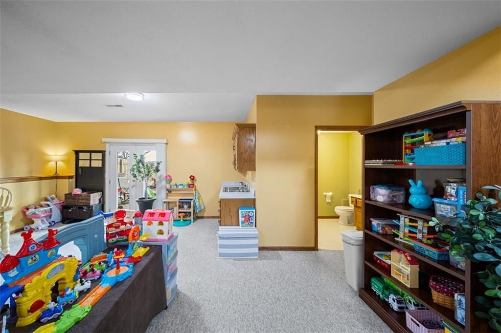 705 Feldspar Street — photo 38