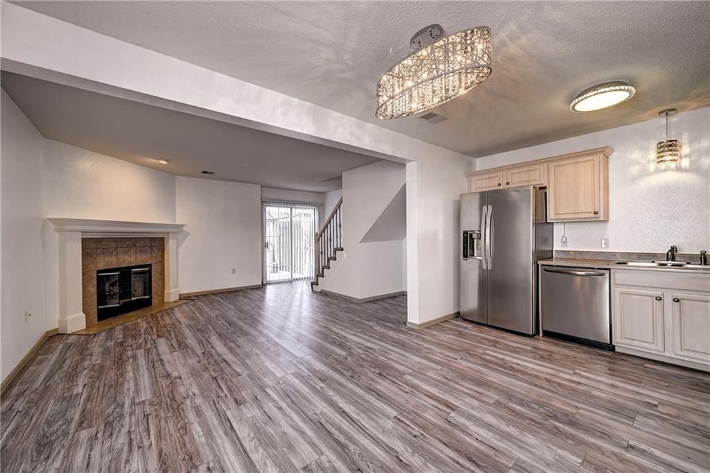 1323 NW Hidden Ridge Circle — photo 5