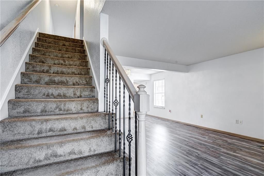 1323 NW Hidden Ridge Circle — photo 13