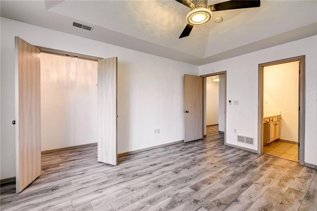 1323 NW Hidden Ridge Circle — photo 15