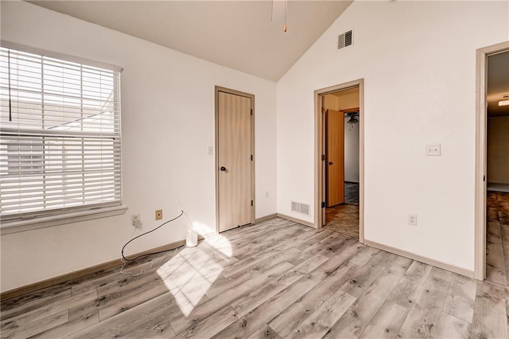 1323 NW Hidden Ridge Circle — photo 19