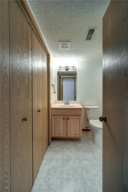 1323 NW Hidden Ridge Circle — photo 25