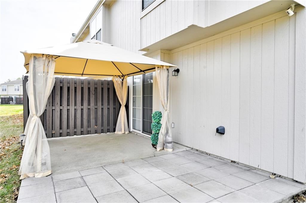 1323 NW Hidden Ridge Circle — photo 29