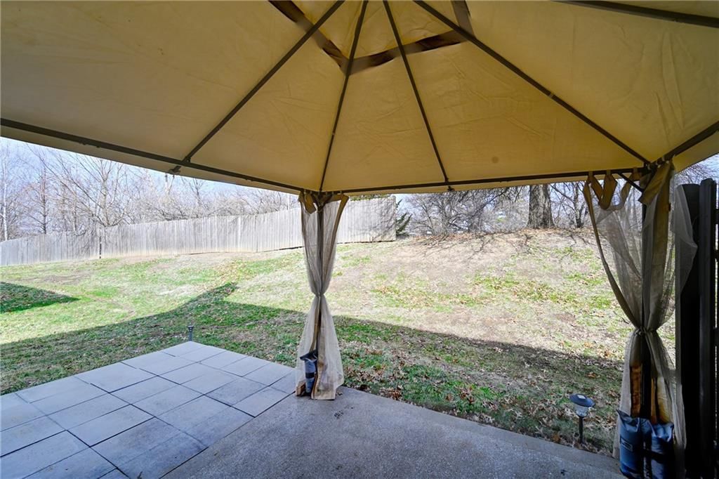 1323 NW Hidden Ridge Circle — photo 30