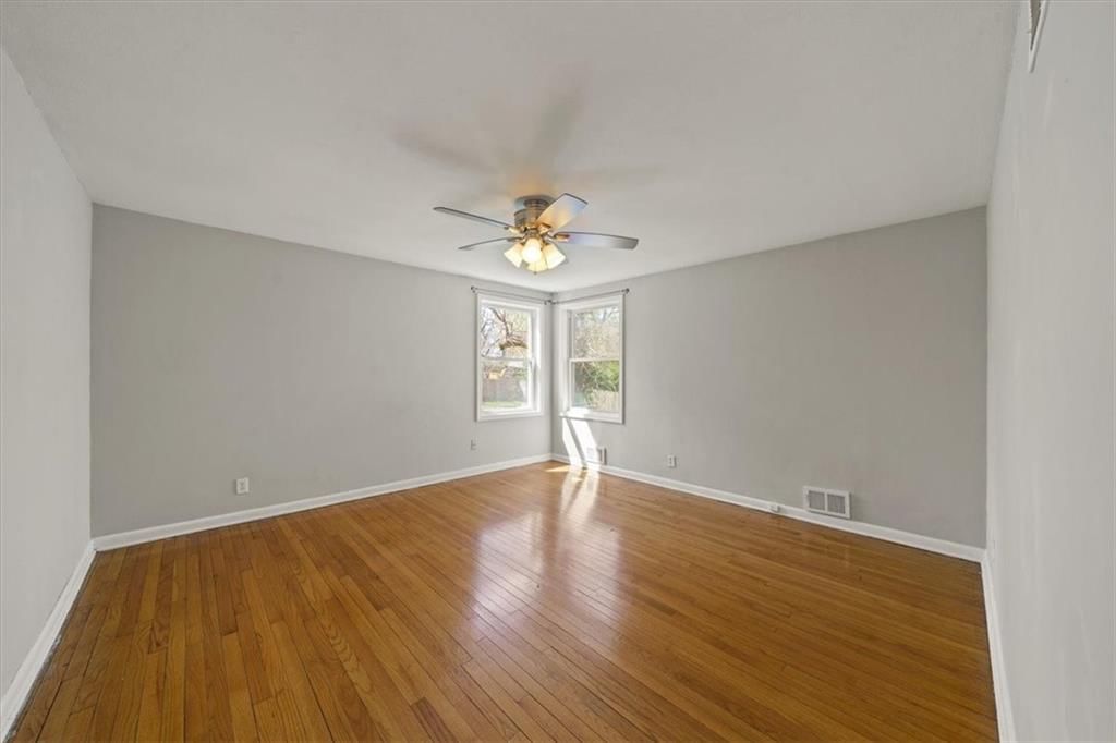11040 Poplar Avenue — photo 13