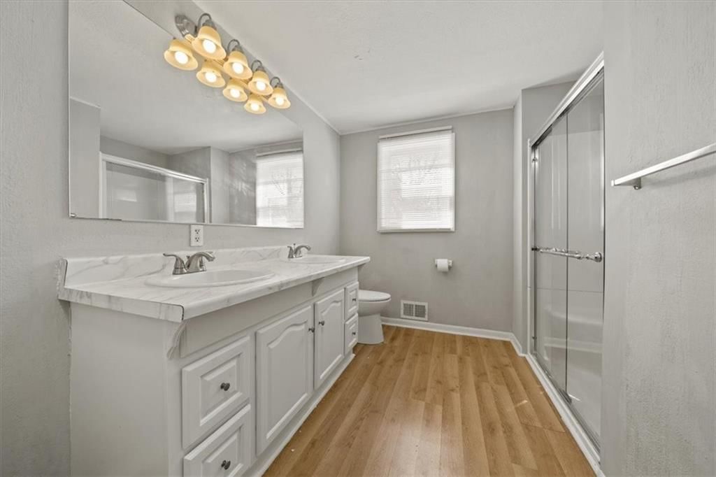 11040 Poplar Avenue — photo 16