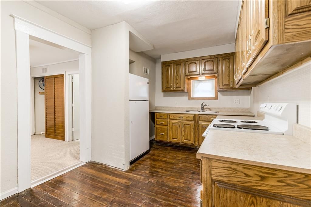 1709 Lake Avenue — photo 8