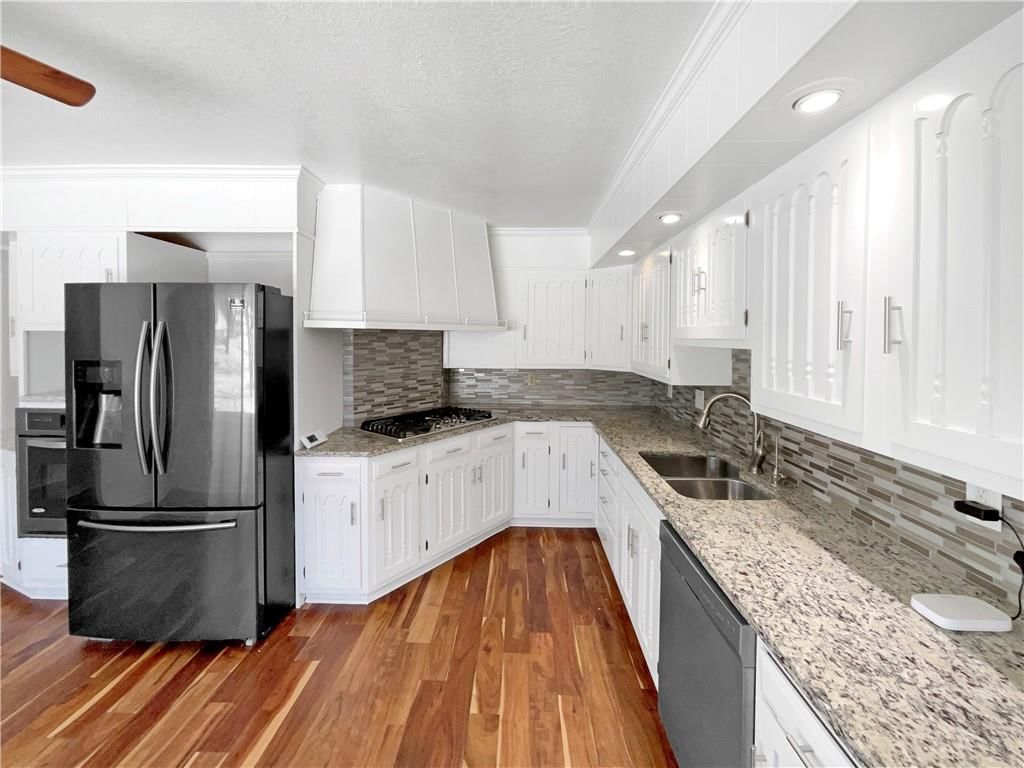 4815 N Cleveland Avenue — photo 6