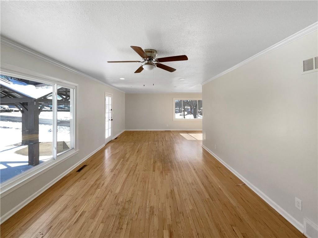 4815 N Cleveland Avenue — photo 14