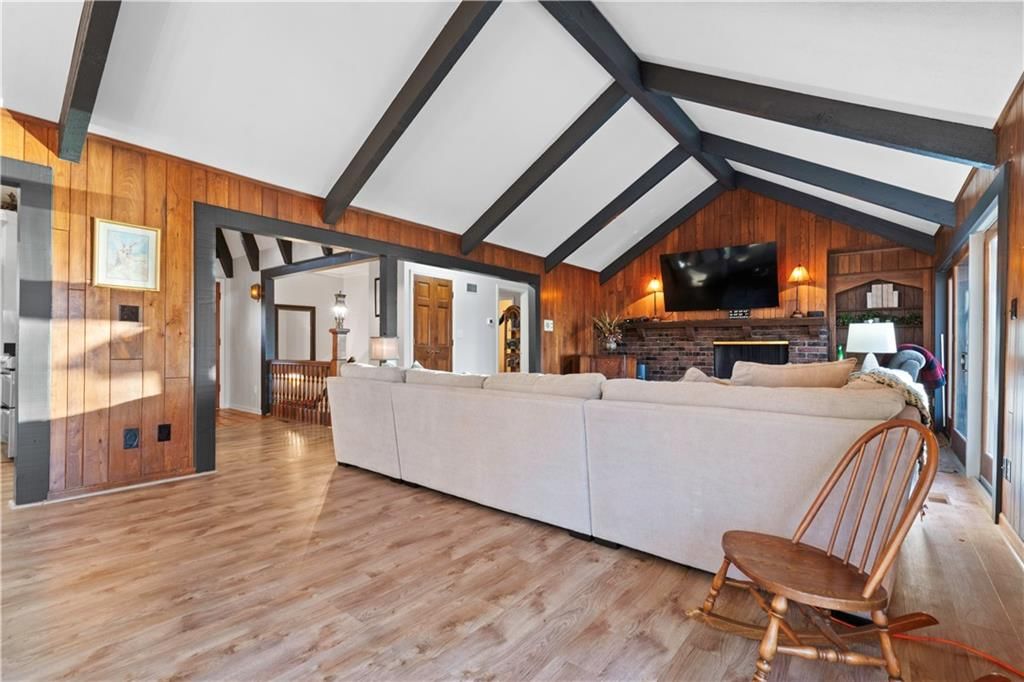 394 N Winnebago Drive — photo 10