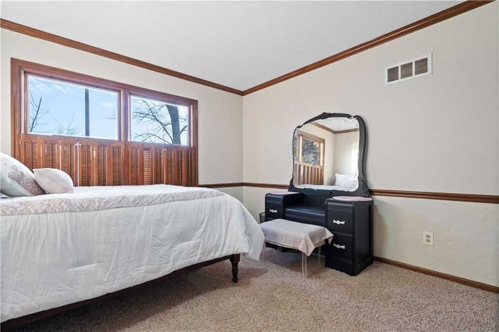 394 N Winnebago Drive — photo 35