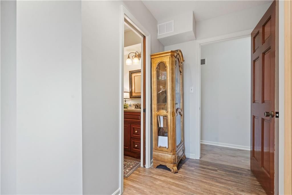 394 N Winnebago Drive — photo 38