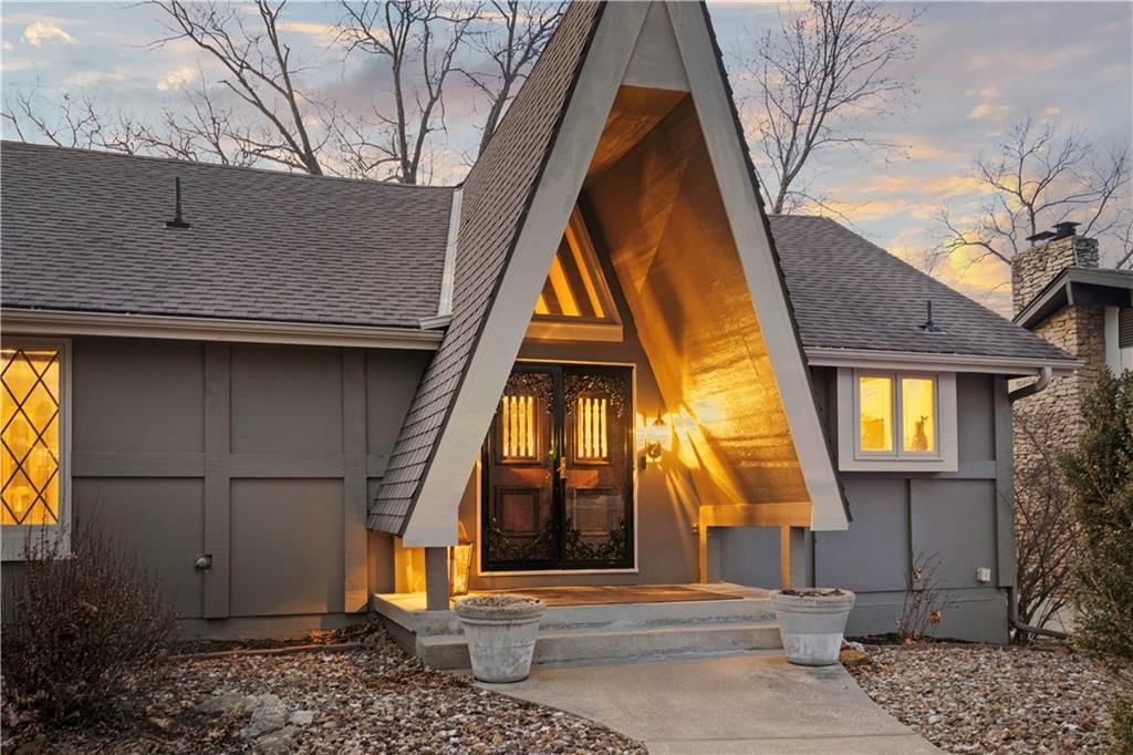 394 N Winnebago Drive — photo 62