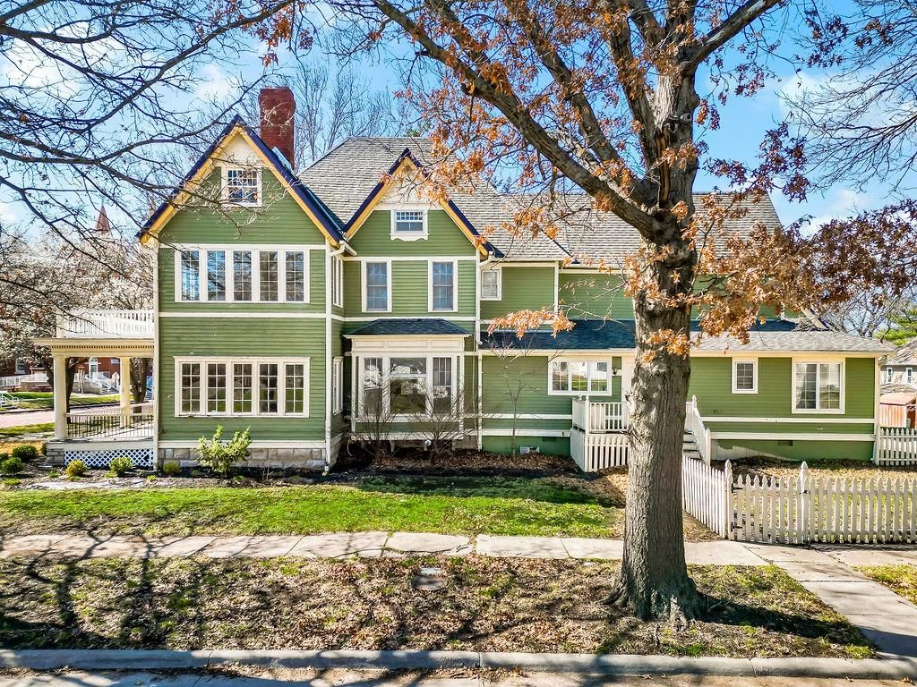 510 E Chippewa Street — photo 5