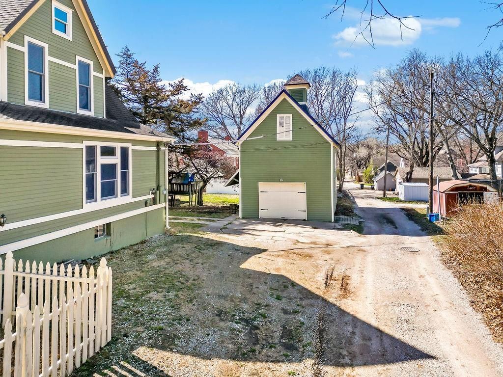 510 E Chippewa Street — photo 9