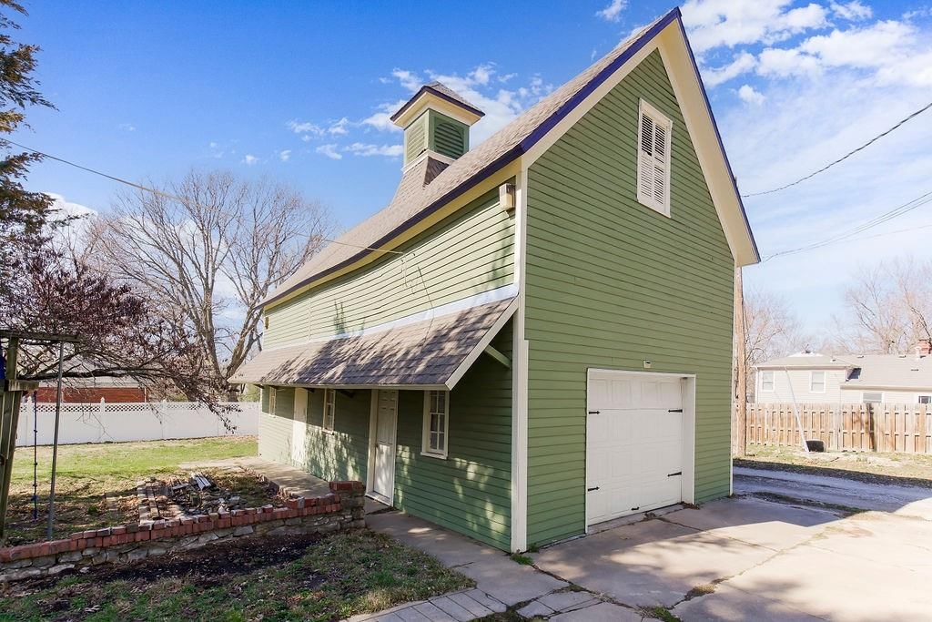 510 E Chippewa Street — photo 10