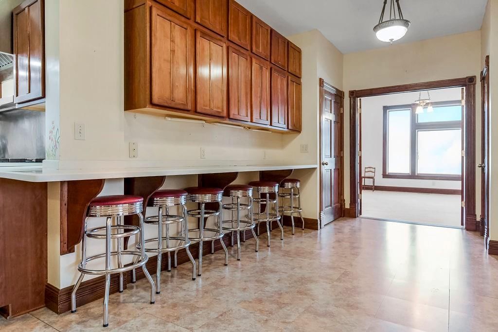 510 E Chippewa Street — photo 28