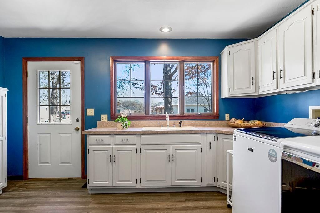 510 E Chippewa Street — photo 32