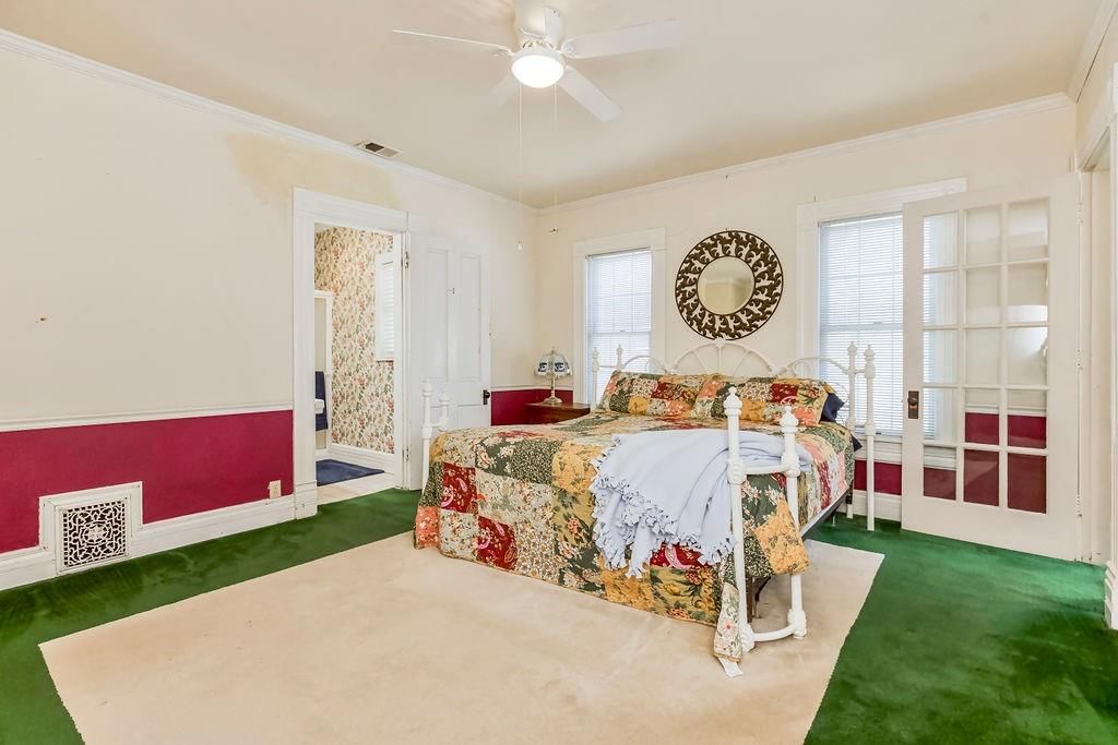 510 E Chippewa Street — photo 33