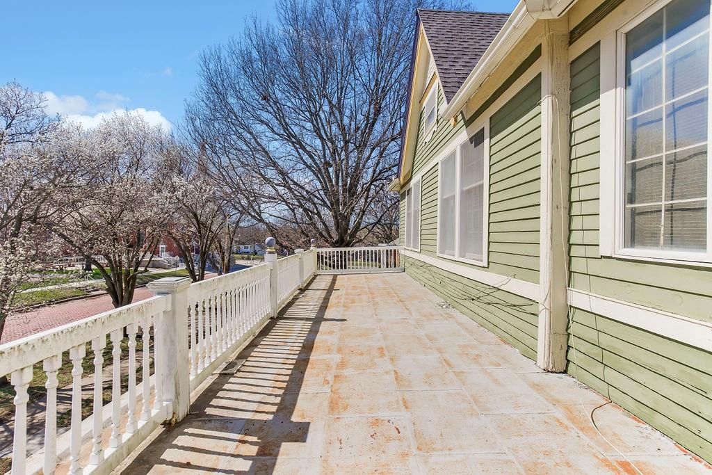 510 E Chippewa Street — photo 37