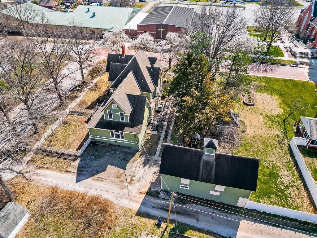 510 E Chippewa Street — photo 47
