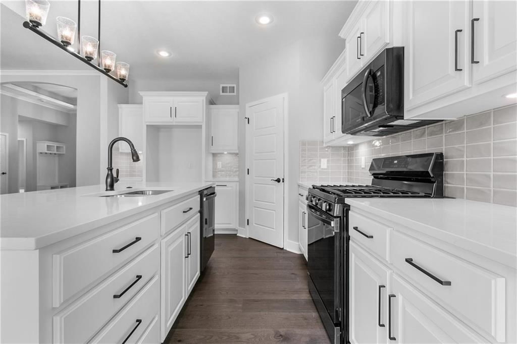 11019 N Bristol Avenue — photo 13