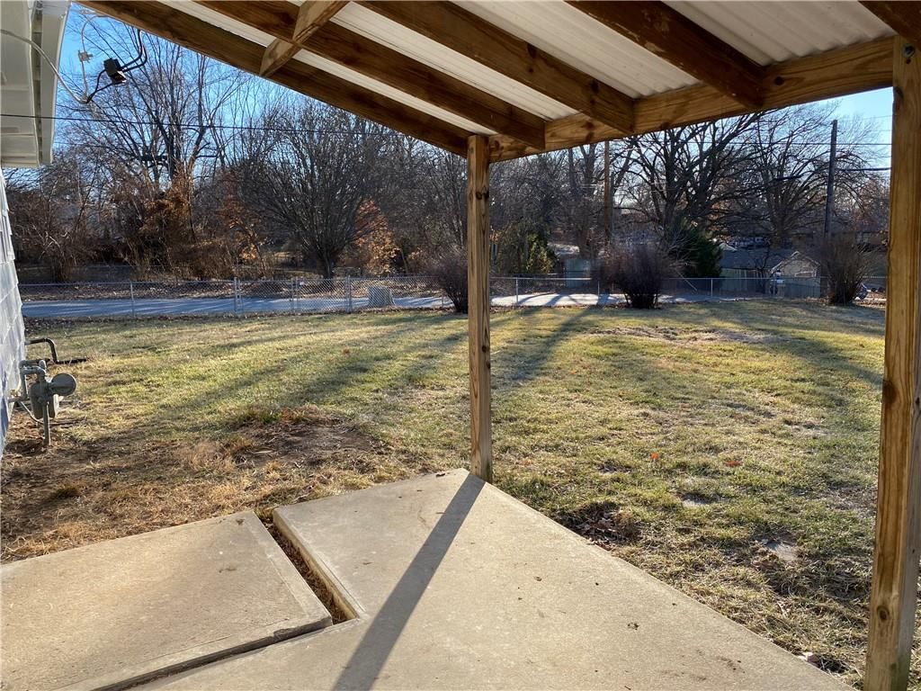 6100 N Charlotte Street — photo 10