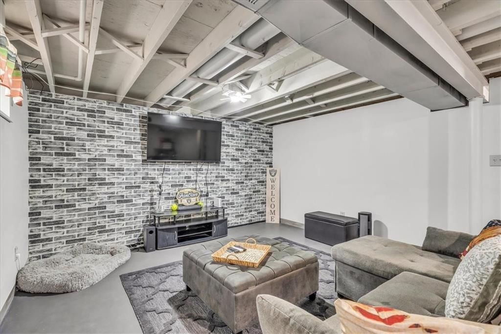 833 N ARAPAHO Street — photo 7