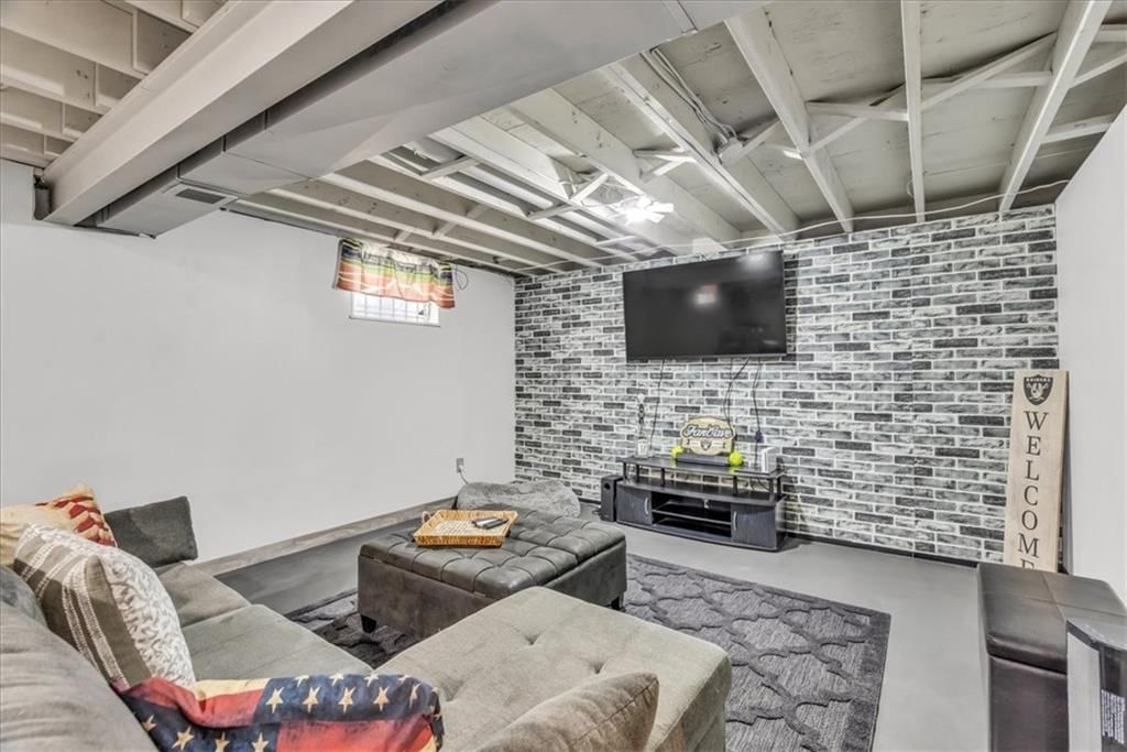 833 N ARAPAHO Street — photo 9