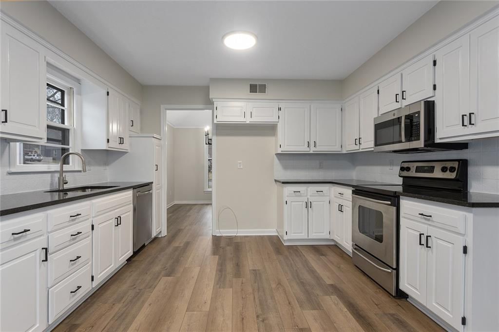 7704 Haskins Street — photo 8
