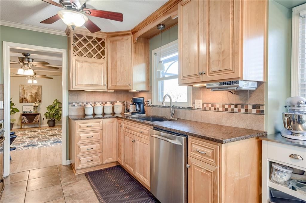 6119 Larson Avenue — photo 7